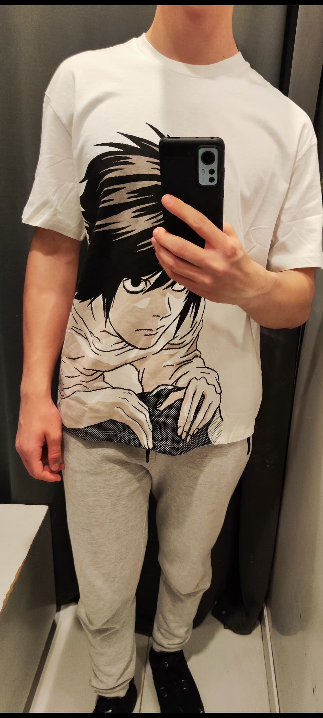 Secondo voi é troppo vistosa a scuola? Purtroppo ho paura dei giudizi ecc #scuola #anime #manga #maglia #deathnote #L