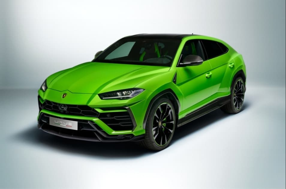 la babba natala rana ha portato la lamborghini urus chiesta da Ciaina :) dai, che un giorno ne avrai una tutta tua!