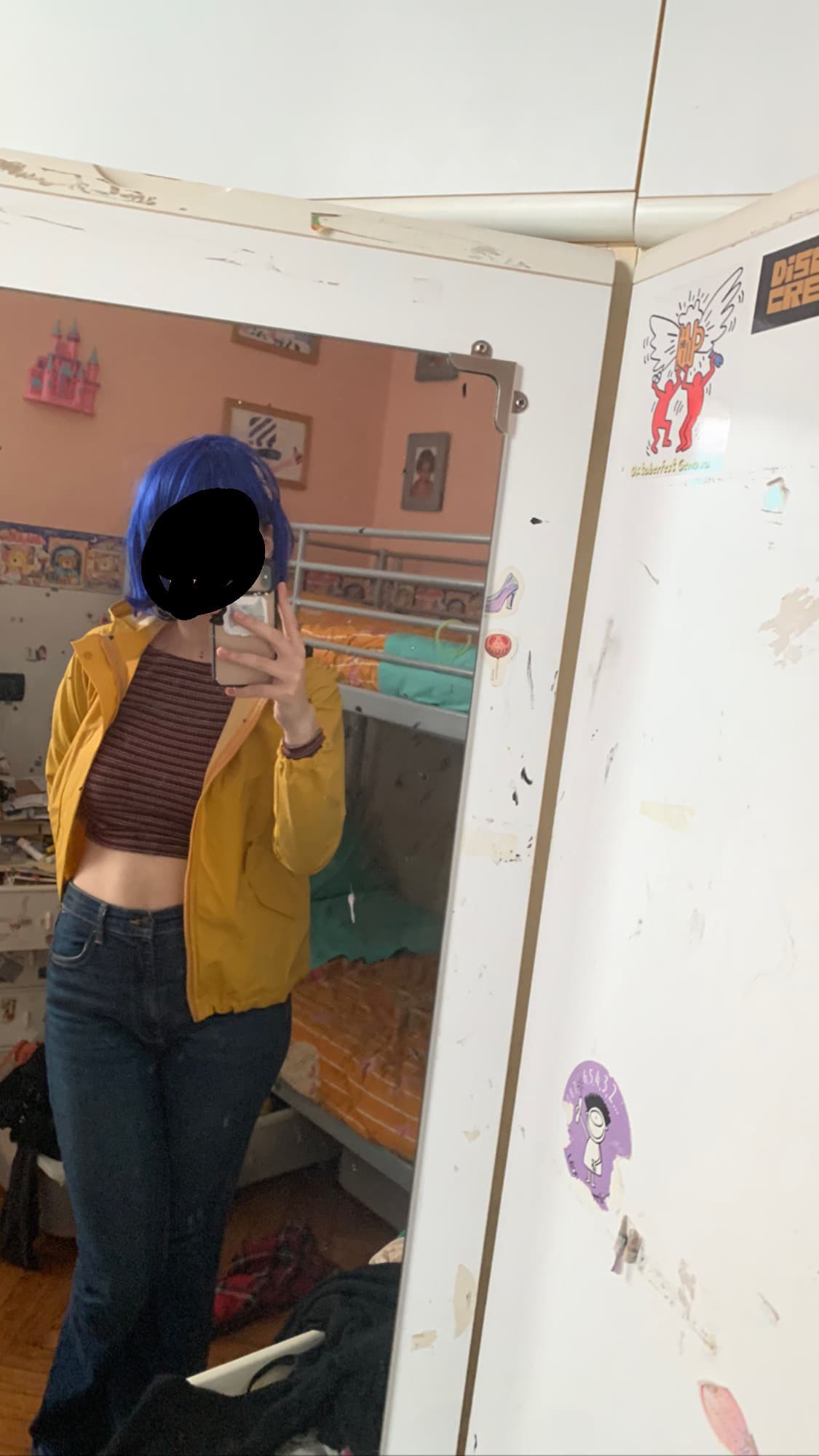 Secondo voi questa giacca è troppo corta per un cosplay di Coraline?