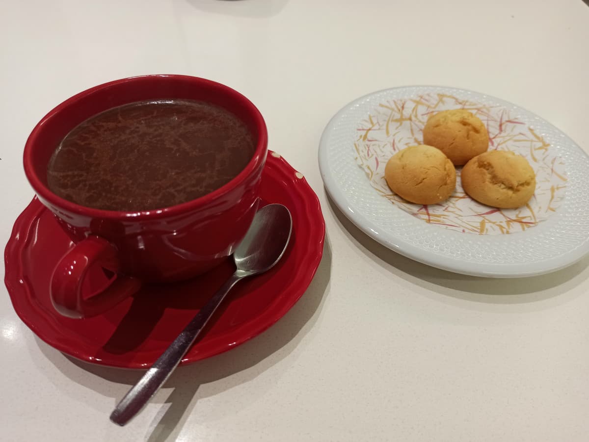 Non prendevo una cioccolata calda al bar da... 5 anni? Però damn se era buona!