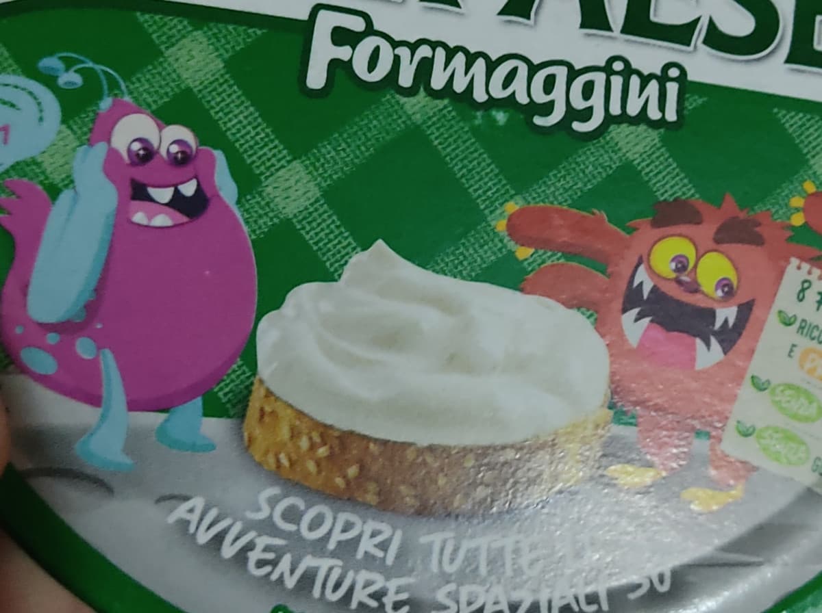 ma perché ci sono degli alieni con un pezzo di pane con sopra sbovva