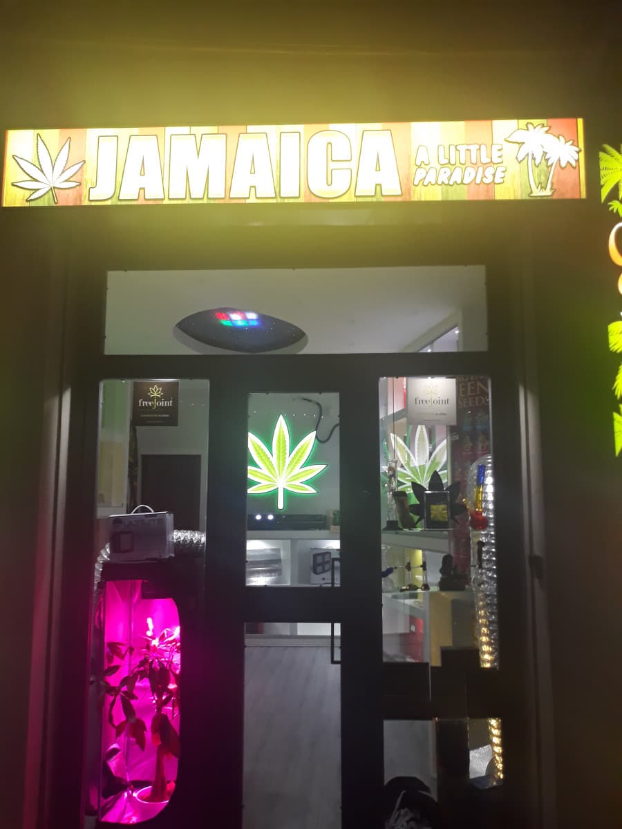 Avete mai provato la cannabis light?