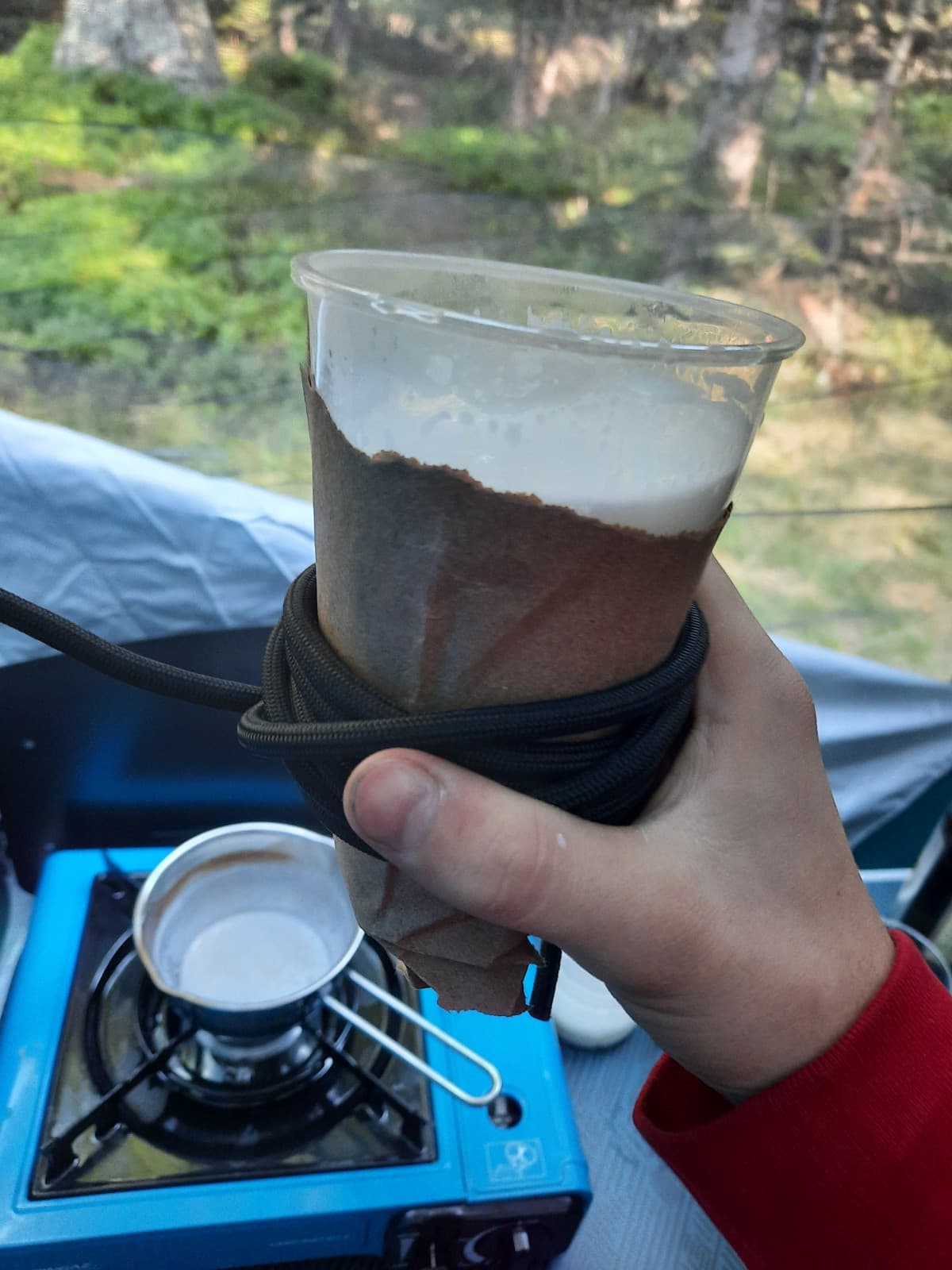 tazza fatta in casa. peccato che il bicchiere si è quasi sciolto