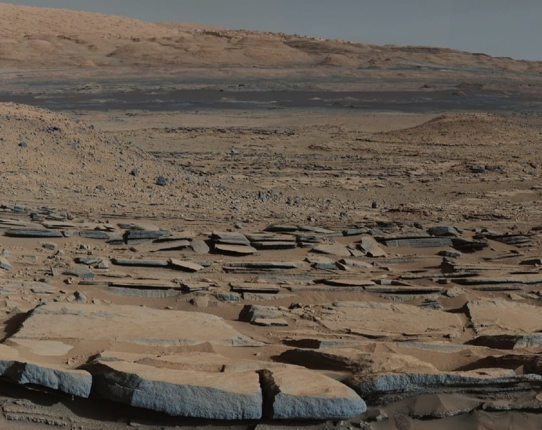 Un tipico paesaggio marziano foto scattata dal rover curiosity