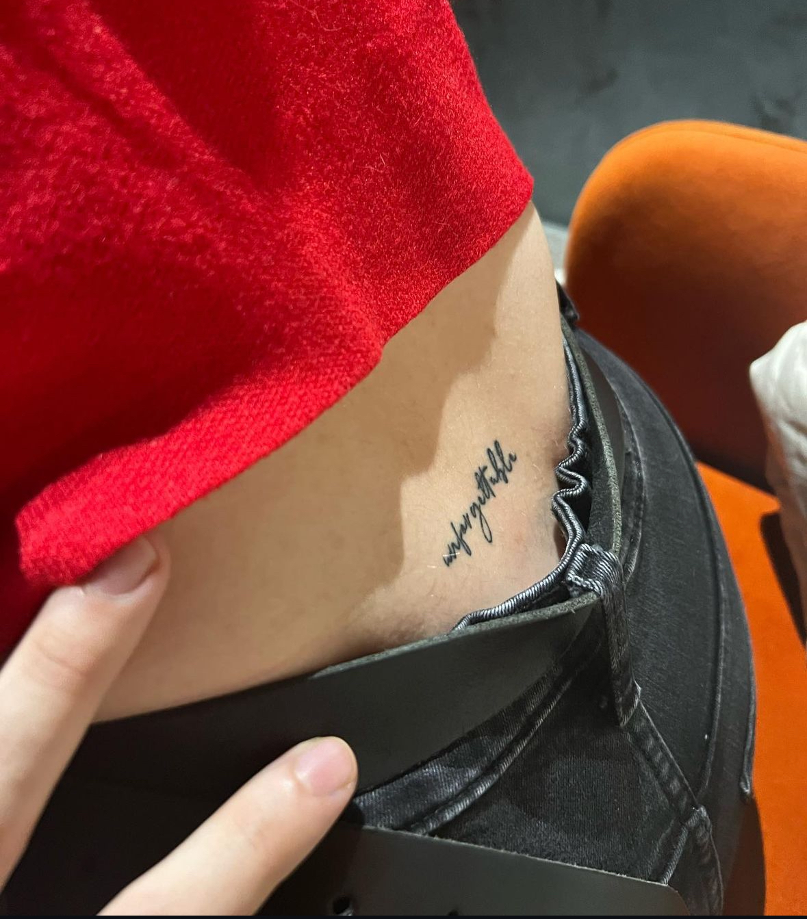 la mia amica si è tatuata sta merda 