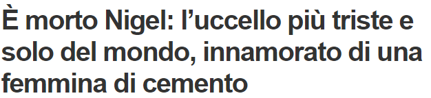 Un minuto di silenzio per questo essere, friendzonato da una statua 