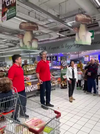 conad risponde così allo spot esselunga