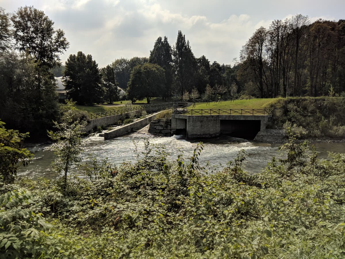 Se arriviamo a 50 mi piace attraverso il fiume con questo drone