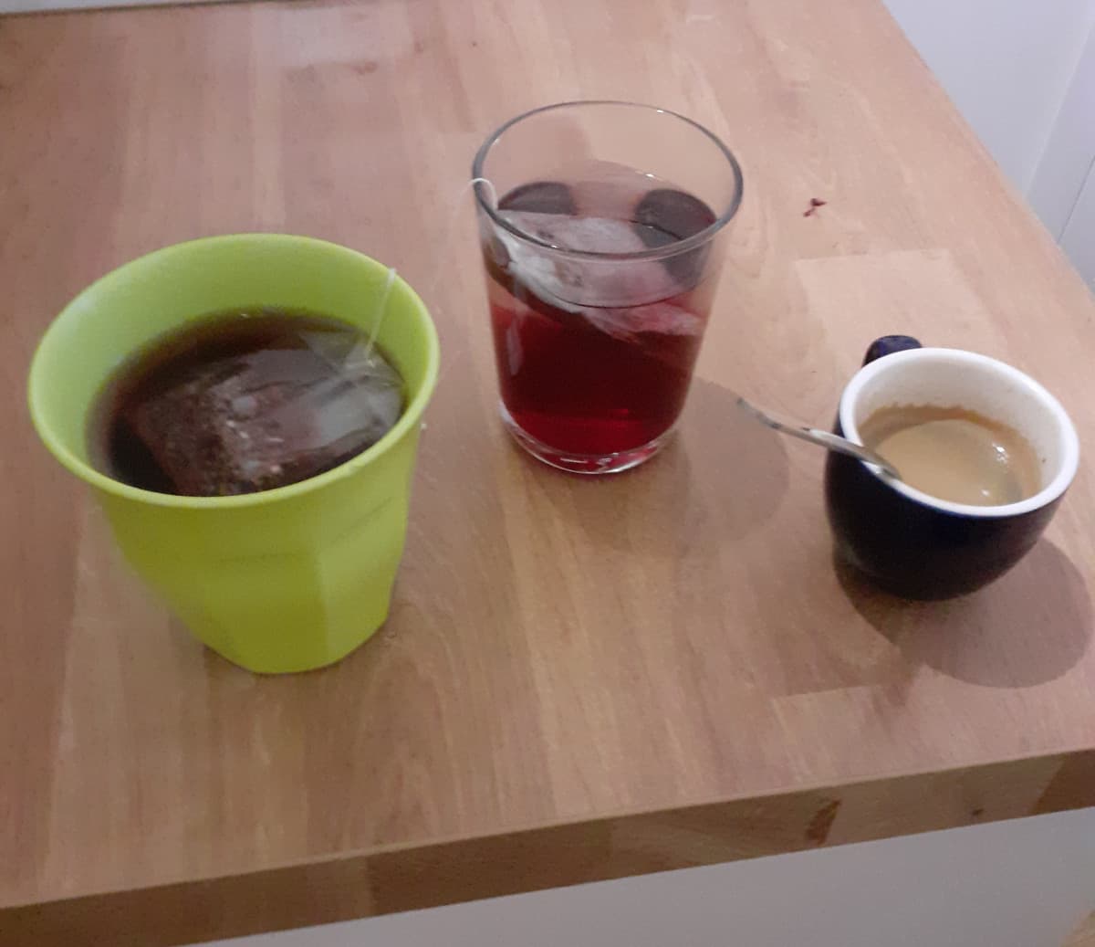 Assolutamente non io che a merenda invece dei biscotti normali mi prendo un caffè e due tisane