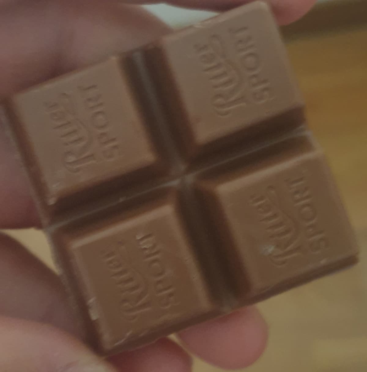 perché prendere pillole e farmaci quando puoi semplicemente ingozzarti di cioccolato 🤪 