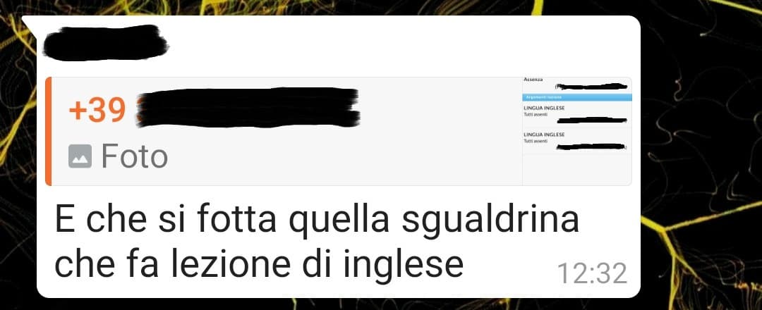 Un mio compagno due giorni fa ha inviato alcuni audio in cui diceva di portare sempre rispetto ai professori, oggi se ne esce così. 