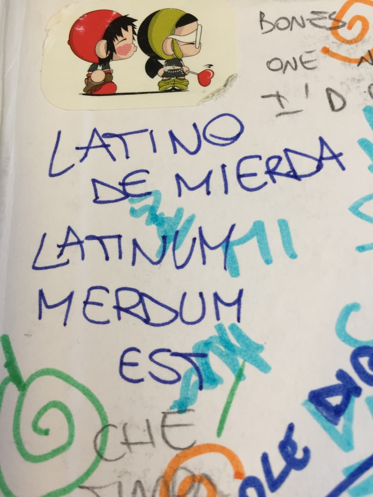 Questo è per ricordarvi che dalla scuola escono anche degli eroi
P.s queste frasi le ho trovate nel dizionario di latino della scuola