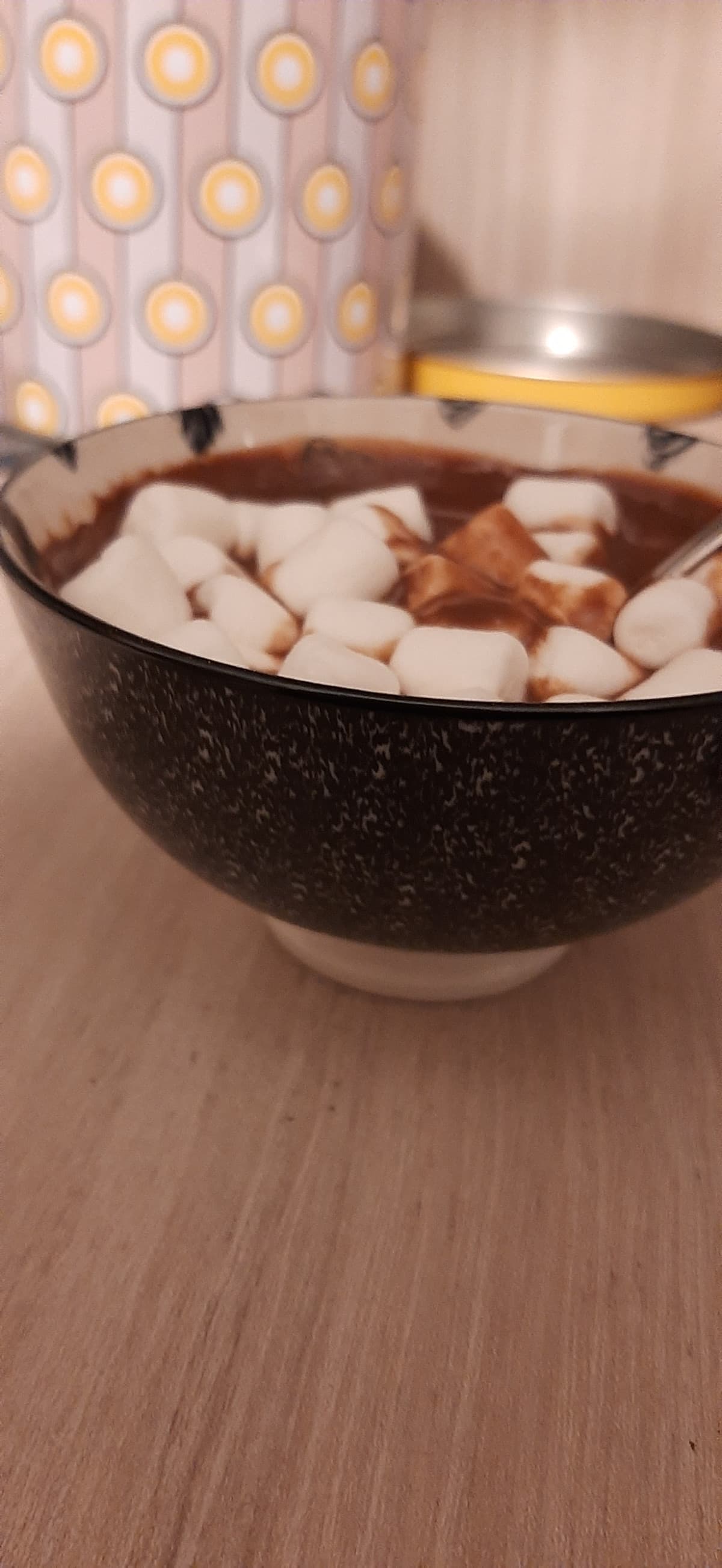 Cioccolata calda light con mini marshmallow (sempre in solitudine ovviamente?)