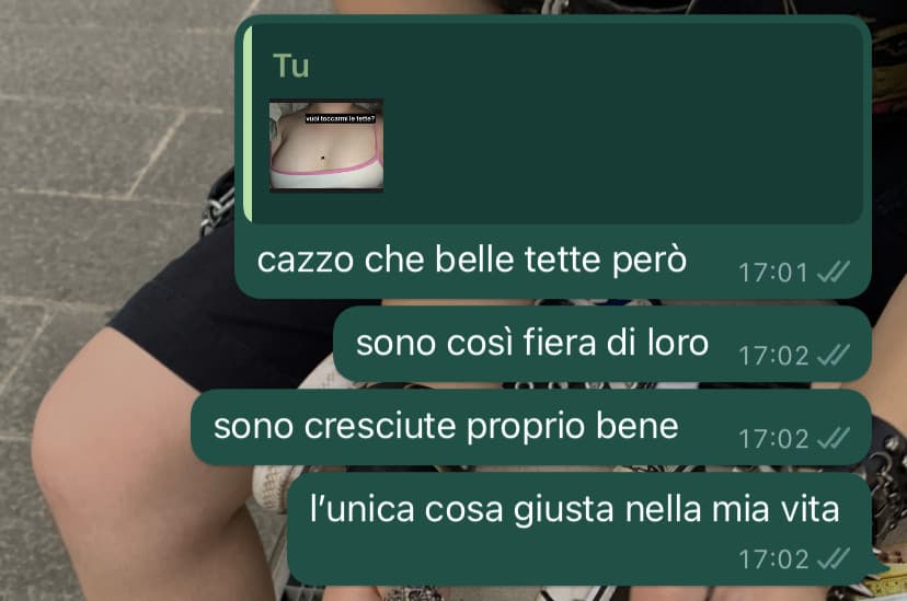 nessuno,io che flexo le mie tette da sola 