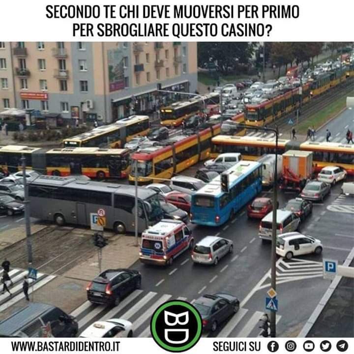 l'autobus nero e poi il tram