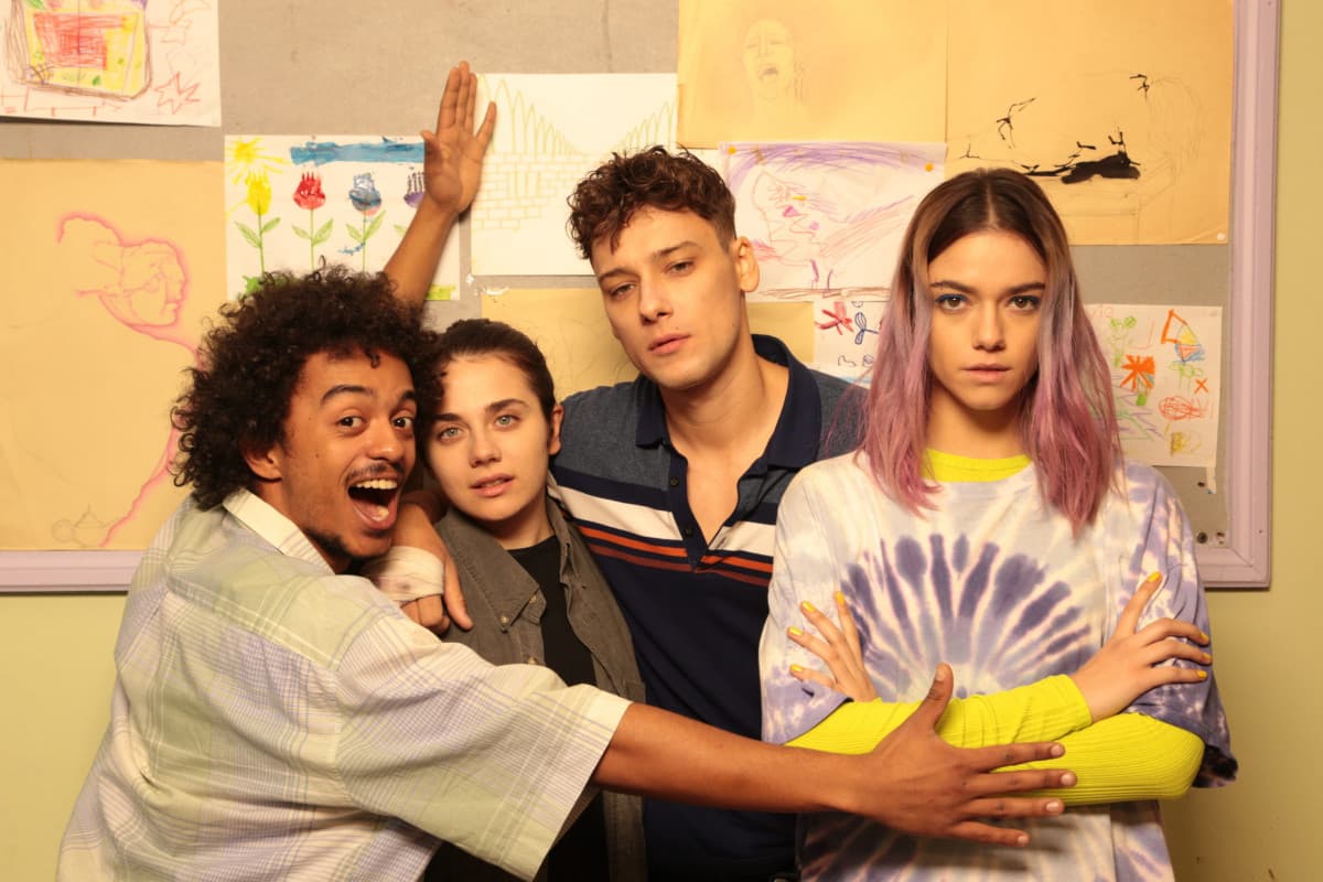 Se non avete niente da fare stasera, e volete vedere una mini serie tv italiana carina, guardate questa. La trovate su RaiPlay, si chiama Mental, parla di disturbi mentali