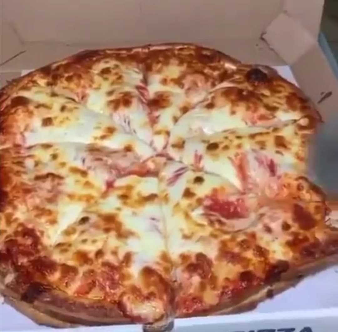 Per gli americani questa é una pizza deliziosa... Ok... 