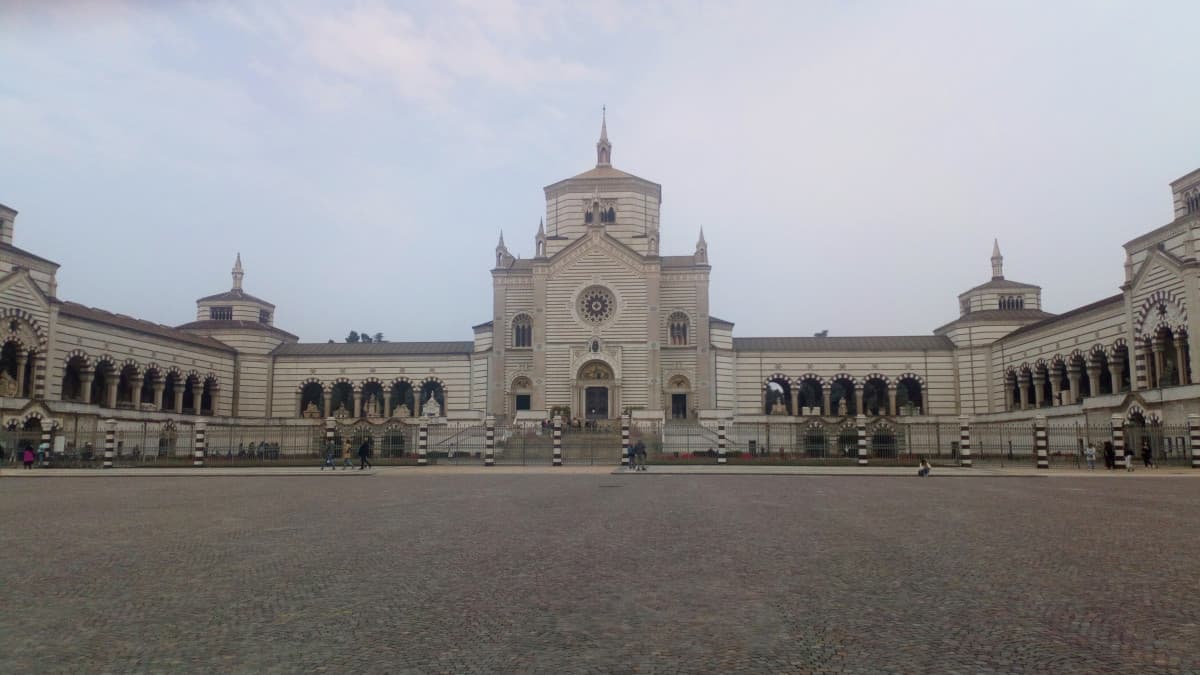 Ho passato tutto il giorno dentro al Cimitero Monumentale... per organizzare meglio la mia tesi di laurea.