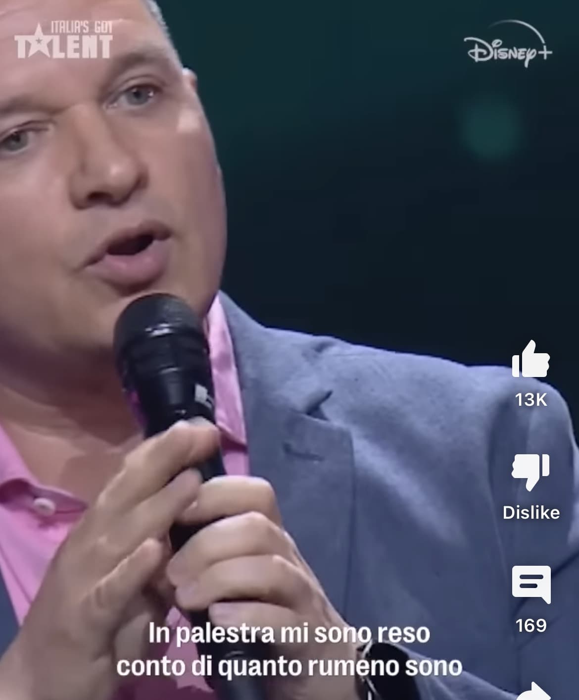 Ma che ca*ata è diventato Italia’a got talent, mi escono degli spezzoni imbarazzanti. È trash e basta, nessun talento messo in mostra