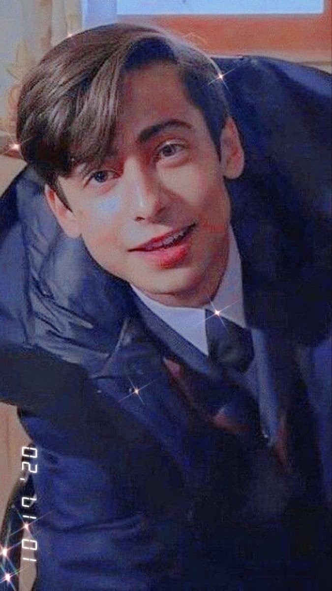 Vi spammo un po’ di quel fregno di Aidan Gallagher 