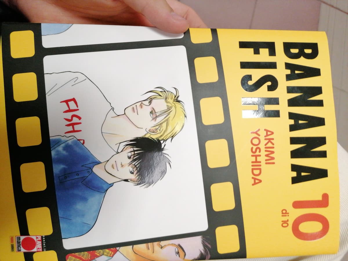 Il tizio che mi ha fatto passare con lui vedendo che l'abbonamento aveva deciso di abbandonarmi al mio destino ha tutta la mia riconoscenza e gratitudine. Banana fish ha il mio cuore e la mia anima. Sono pronta a soffrire 