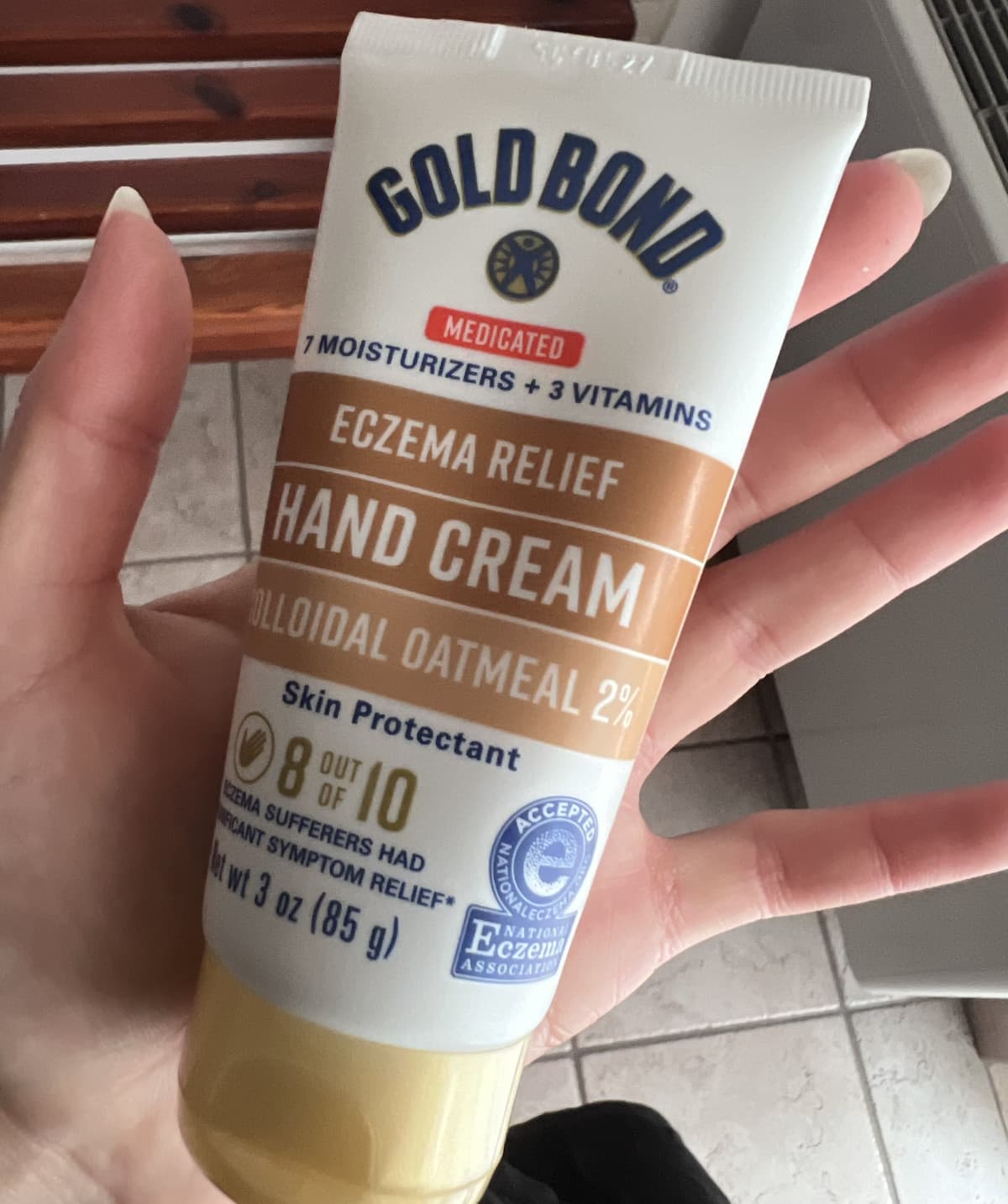 la mia bestie, assieme alla vasellina… dovrebbe essere anche la vostra bestie se vi lavate le mani ogni due secondi perché il mondo vi fa schifo 