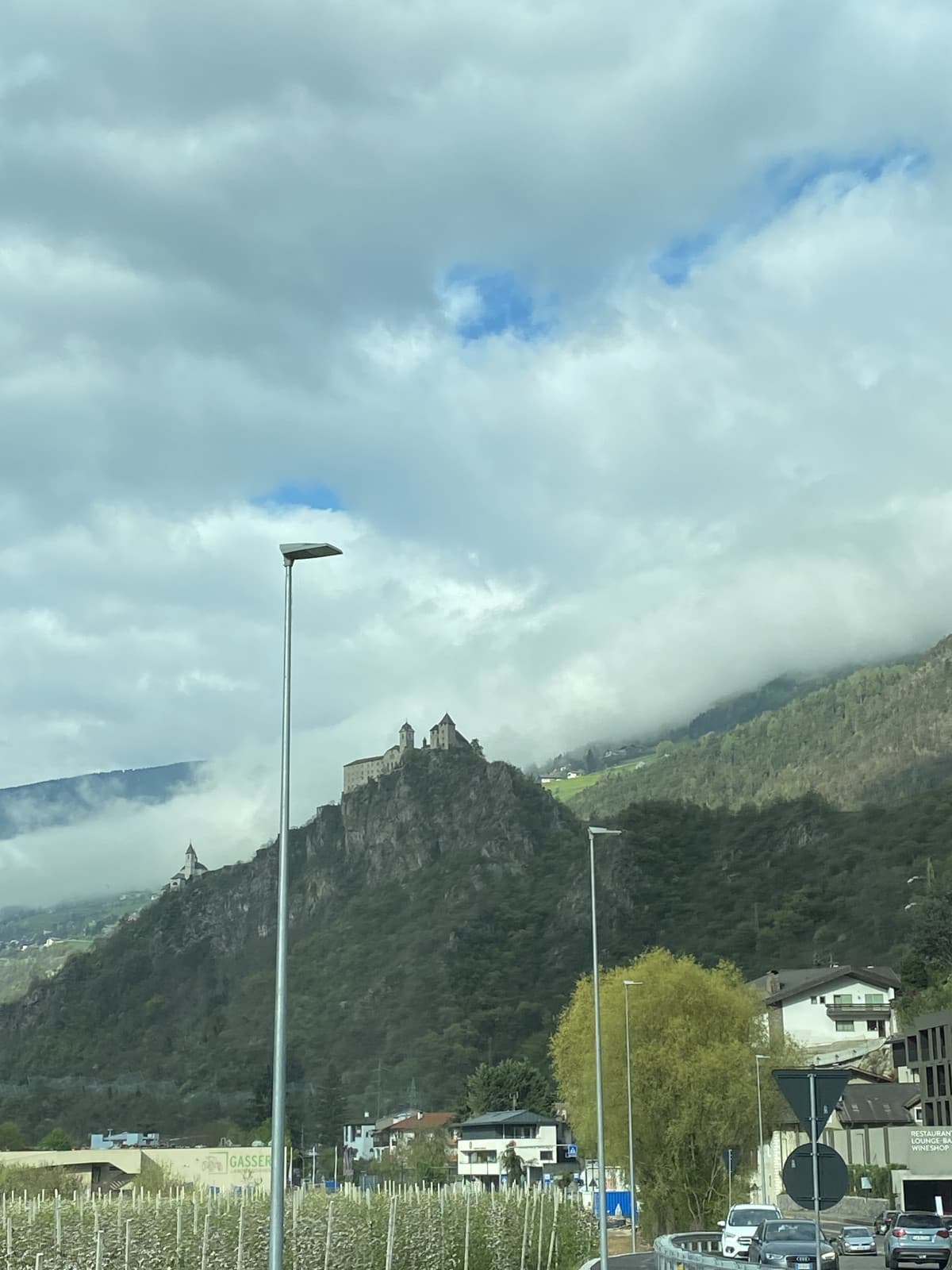 ora implodo