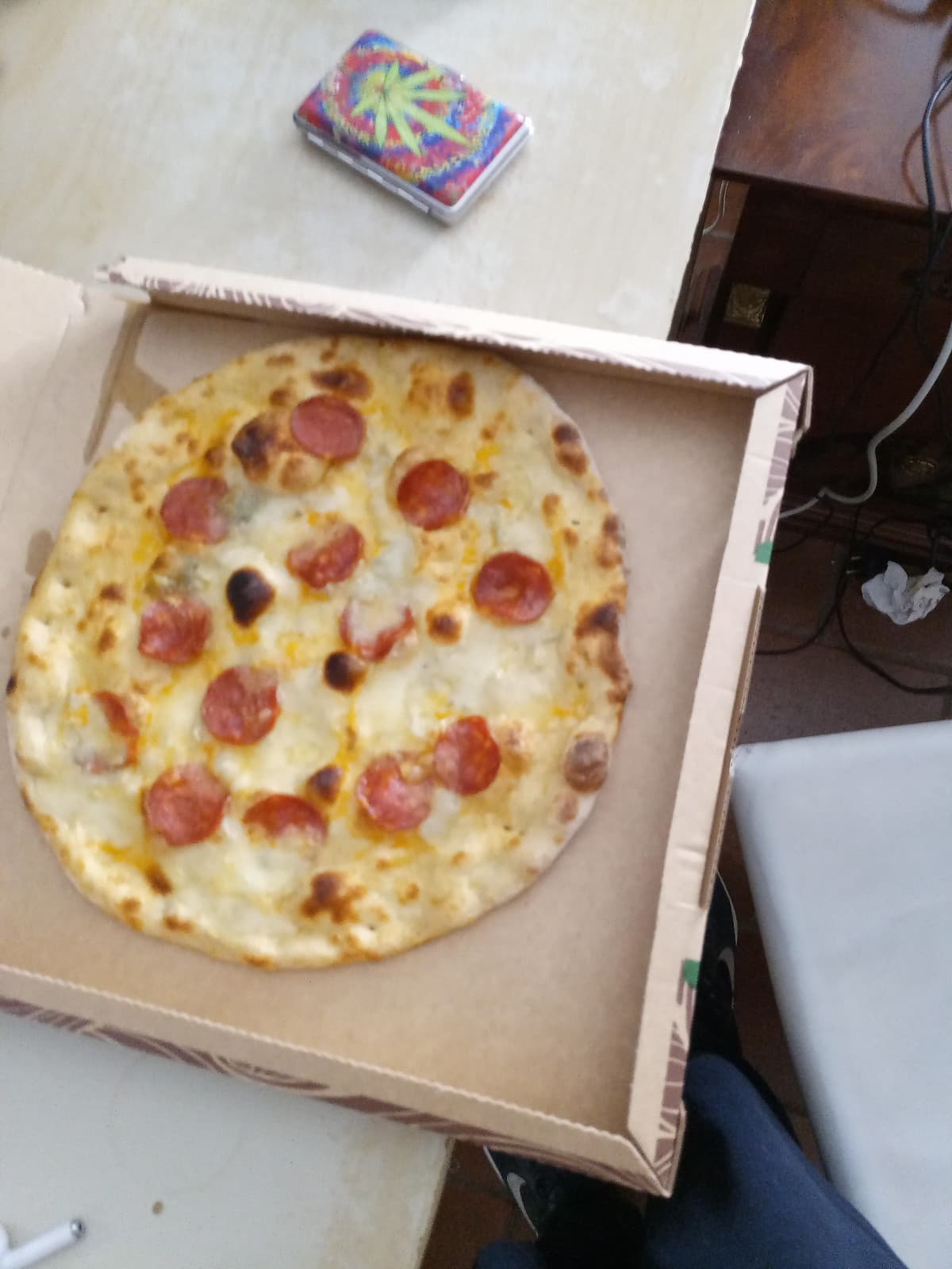 Sì lo so è un suicidio prendersi per due volte in una settimana la pizza Devil p.s. non fate caso il fazzoletto sborrat* in terra