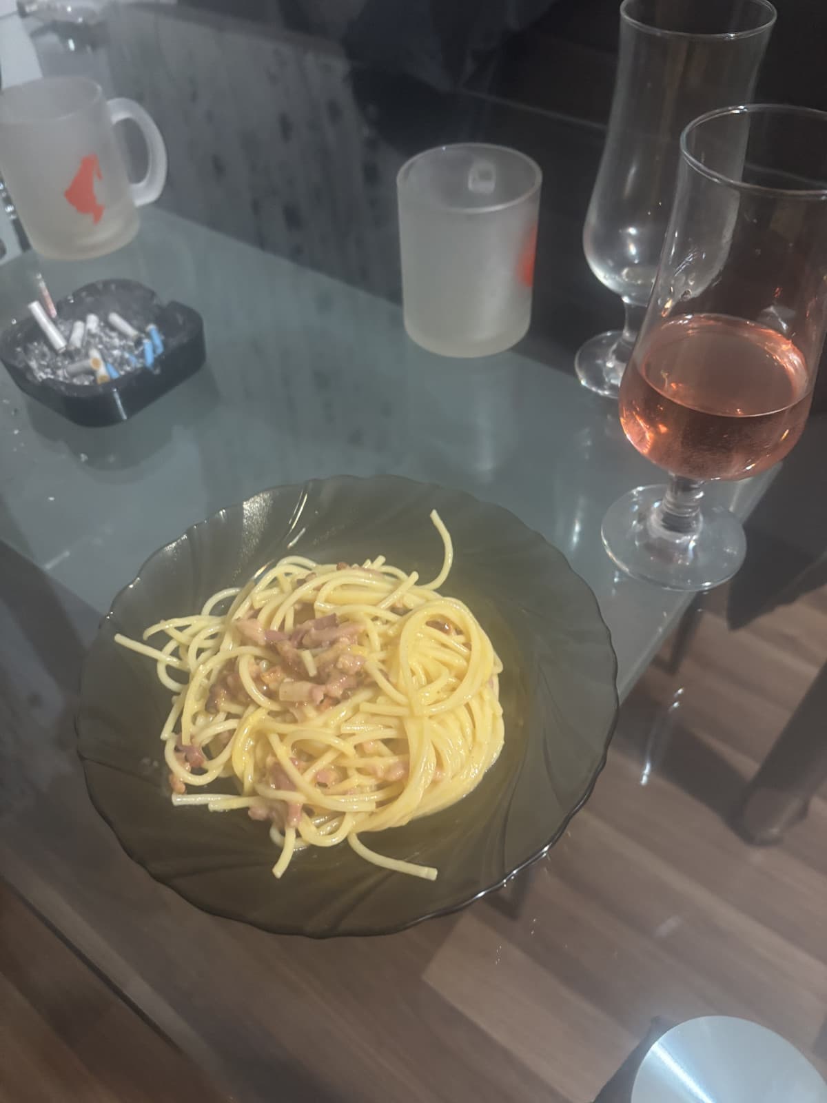 la cena che mi ha preparato il mio ragazzo 🥰🥰 (ceniamo a quest’ora perché solo ora elia dorme pahahahahah)