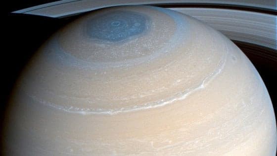 Il Polo Nord di Saturno è forma di esagono 