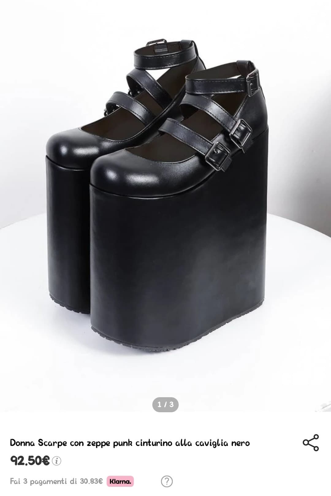 e signori, al modestissimo costo di 92.50€, queste "magnifiche" zeppe(?) per i nani! affrettatevi,  e prendete anche voi il vostro comodissimo paio di scarpe per nani!