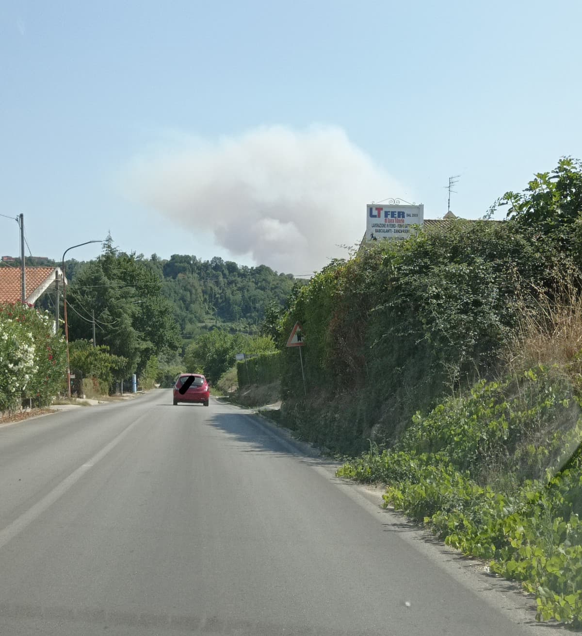 Altra domenica, altro incendio.....