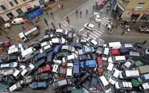 POV: Sei a scuola e piove, guardi fuori dalla finestra per vedere se è arrivata tua madre a prenderti 