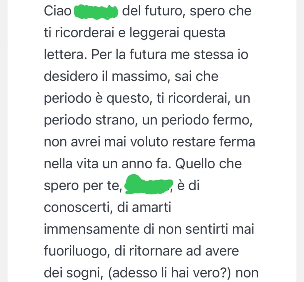 Ricordavo fosse una lettera banale, quindi non mi aspettavo di piangere. Scrivetevi anche voi una lettera per il futuro raga, è bellissimo rileggere. 