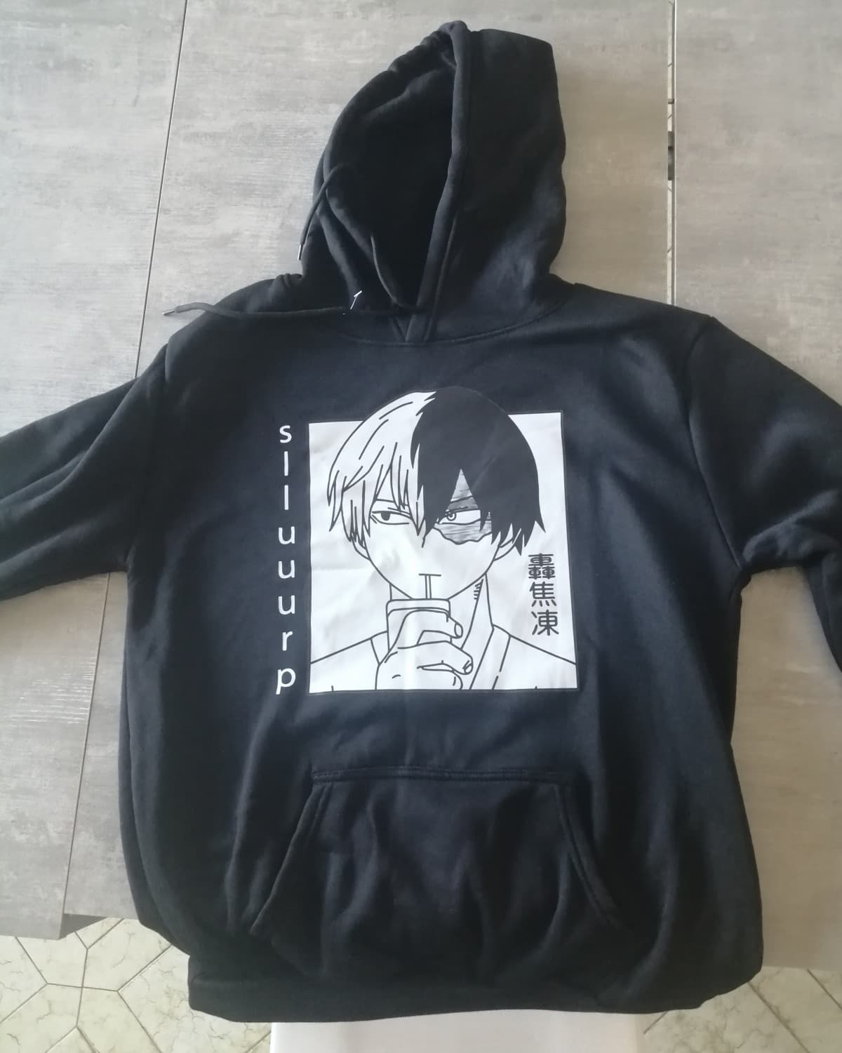 Viso esco la felpa di todoroki shoto ?