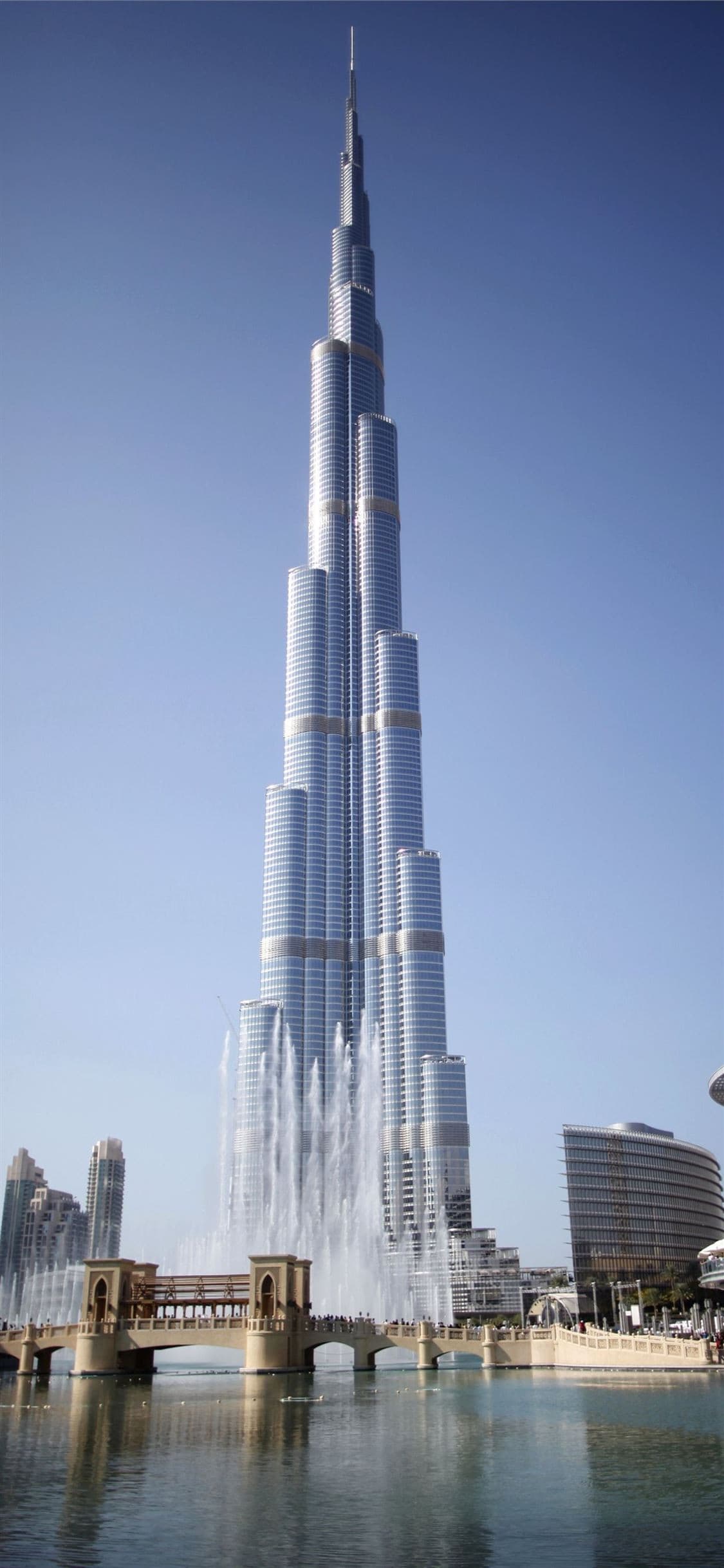 Ho visto un documentario su Burj Khalifa davvero interessante, link sotto