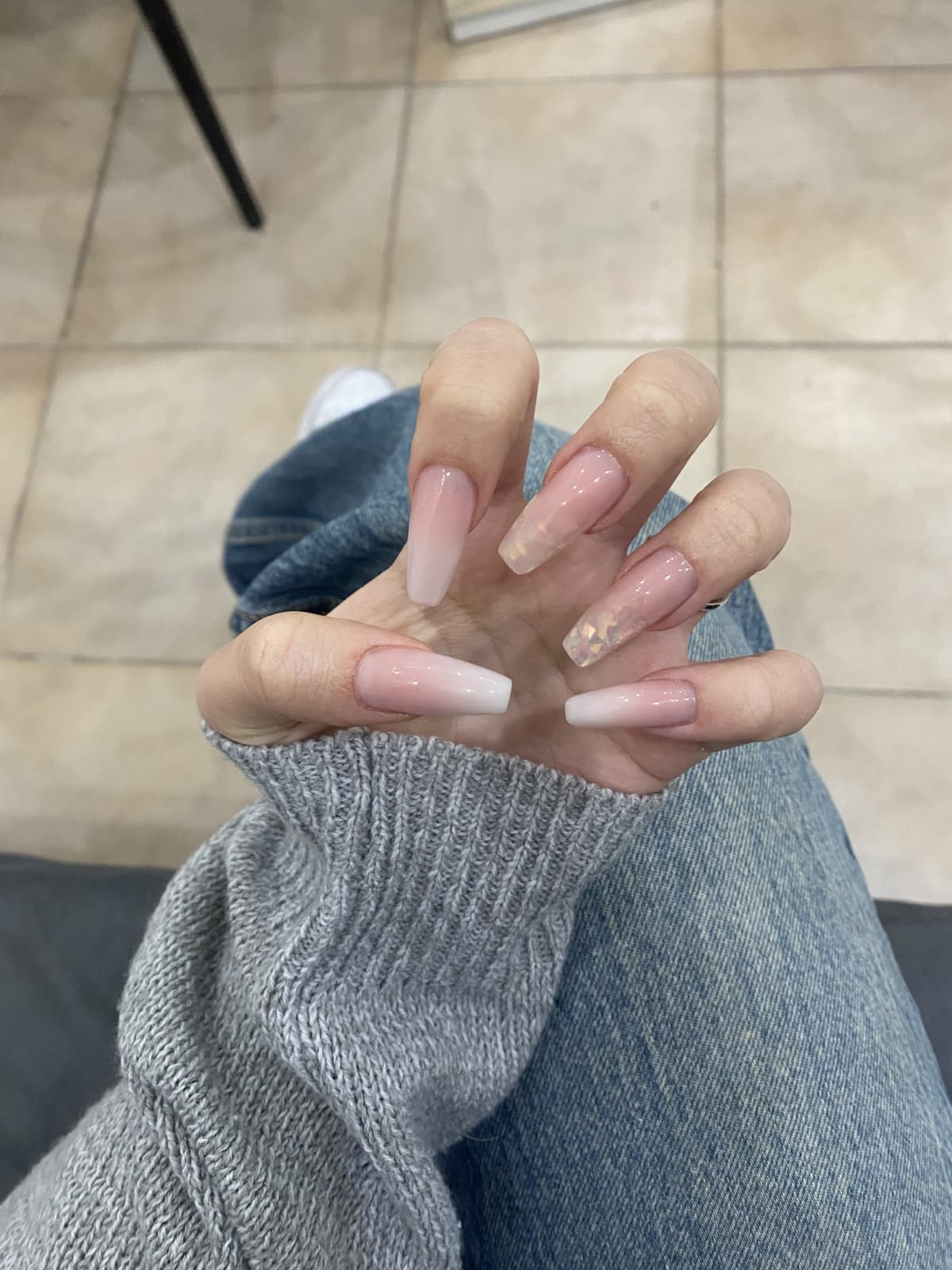 Sono andata a rifare le extensions alle ciglia e mi sono rinata, ogni volta che vado a farmele l’estetista mi fa un sacco di complimenti😭