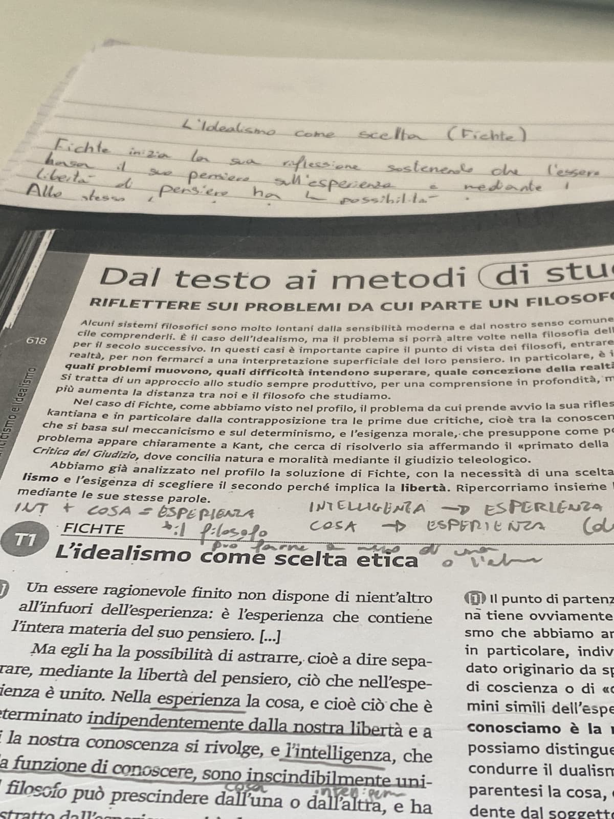 nemmeno se mi tiro un cannone o un funghetto allucinogeno capisco sta roba. 