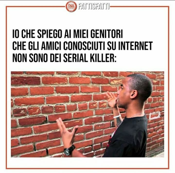 "che scuola fa?" "quanti anni ha?" "perché hai deciso di parlare con lui?" "sei sicura non sia un p3dofilo?"