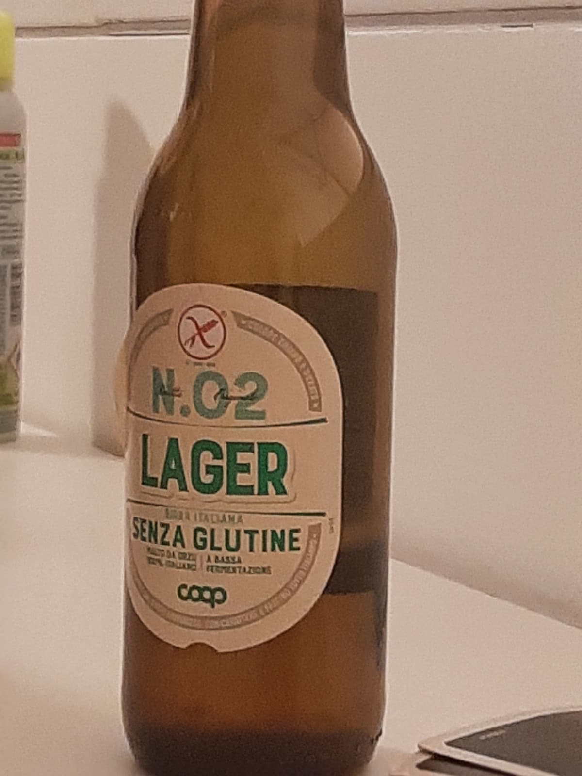 nessuno:
La birra della mia compagna di stanza: