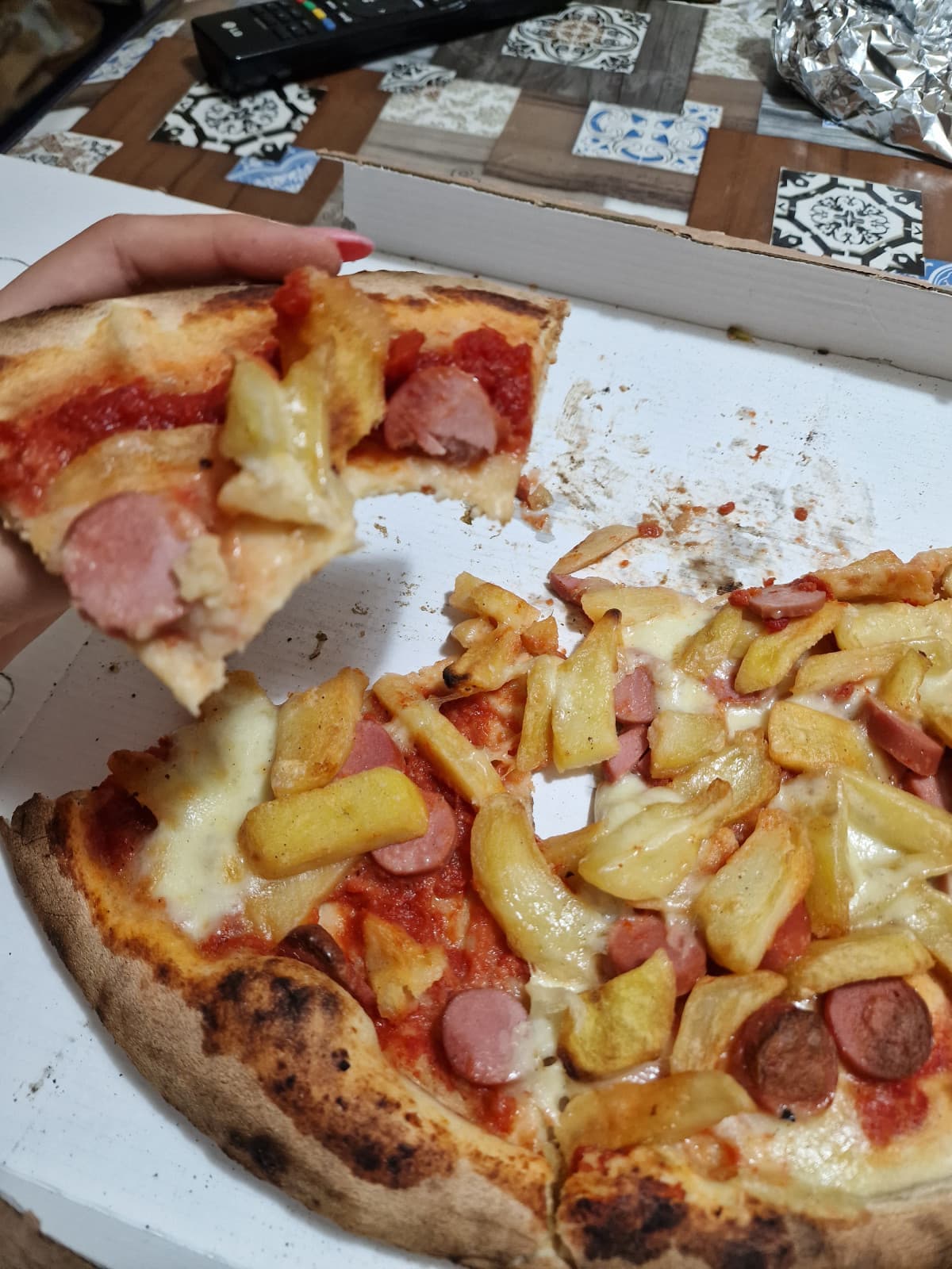 Pizza con le patate e wurstel>>>