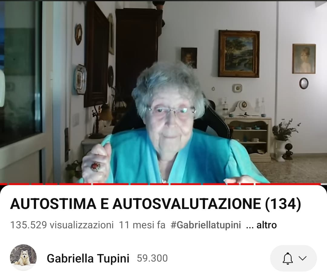 Più guardo i suoi video e più mi piace, è troppo brava