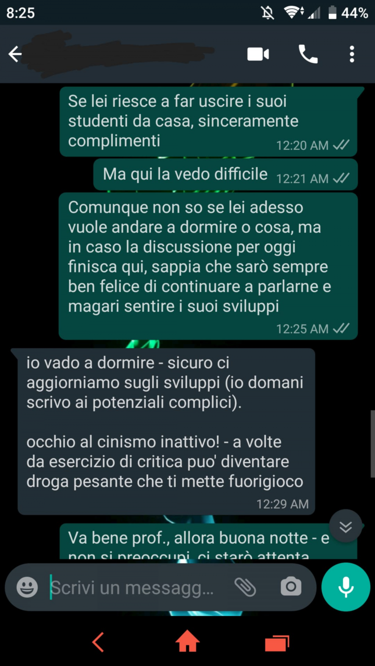 Ieri parlando con un mio prof. dell'anno scorso siamo finiti a dire che le lezioni andrebbero fatte all'aperto ma che secondo me non era realizzabile; adesso devo trovare il modo di fare uscire la mia classe. Consigli? Cosa convincerebbe voi?