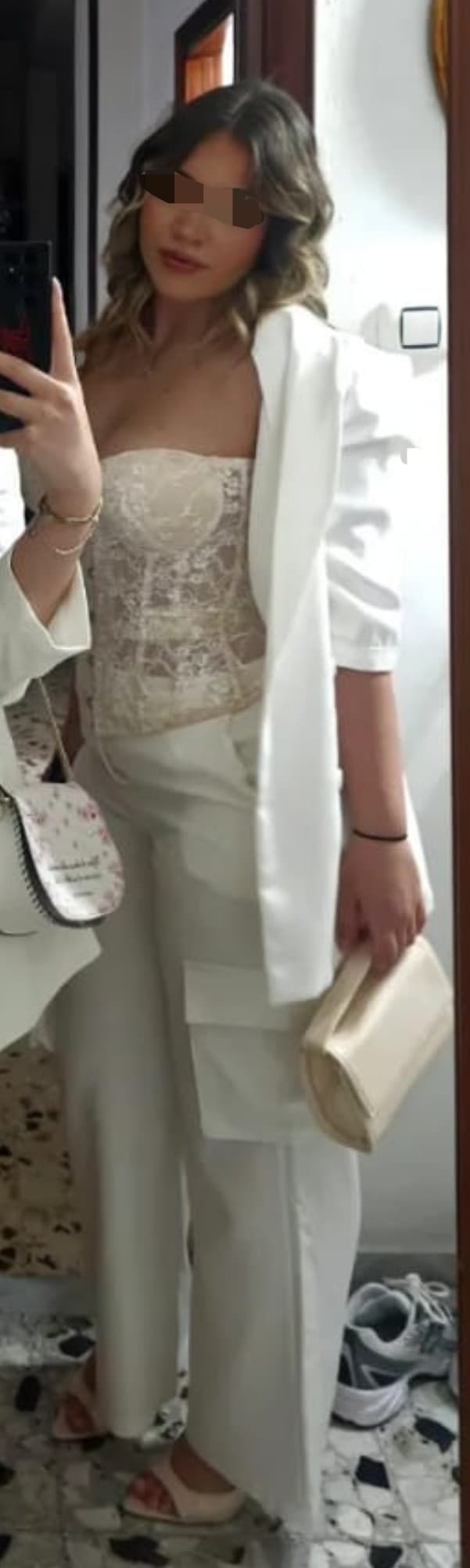 Comunwue lo soffro troppo quest'outfit + il trucco da troia tedesca che avevo fatto