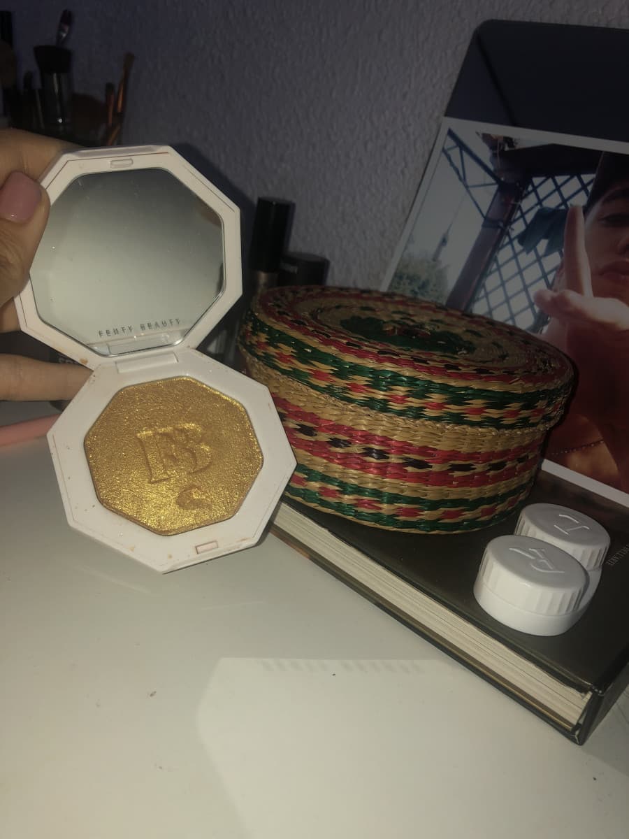 Ho praticamente rotto il mio illuminante preferito è mi viene da piangere raga