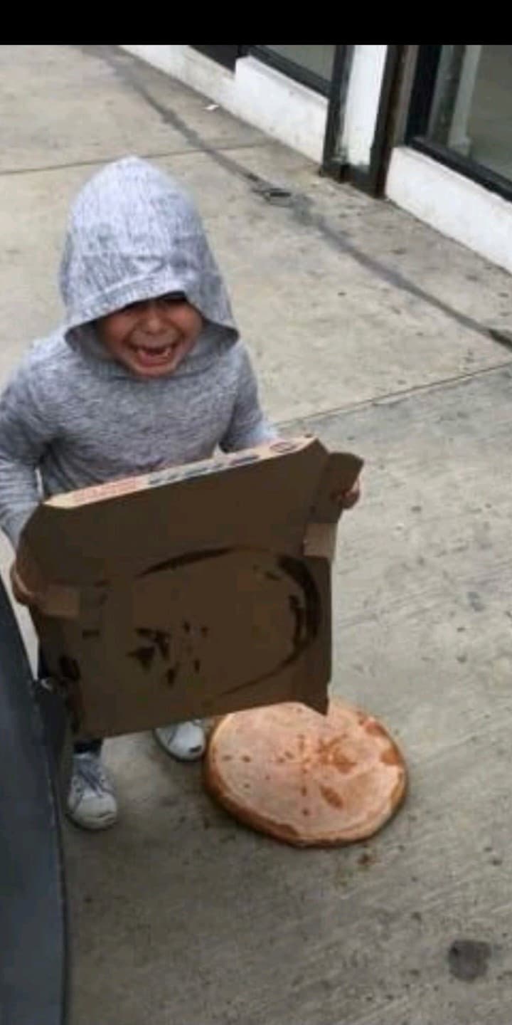 Ragazzi se sapete chi sono vi offro una pizza
