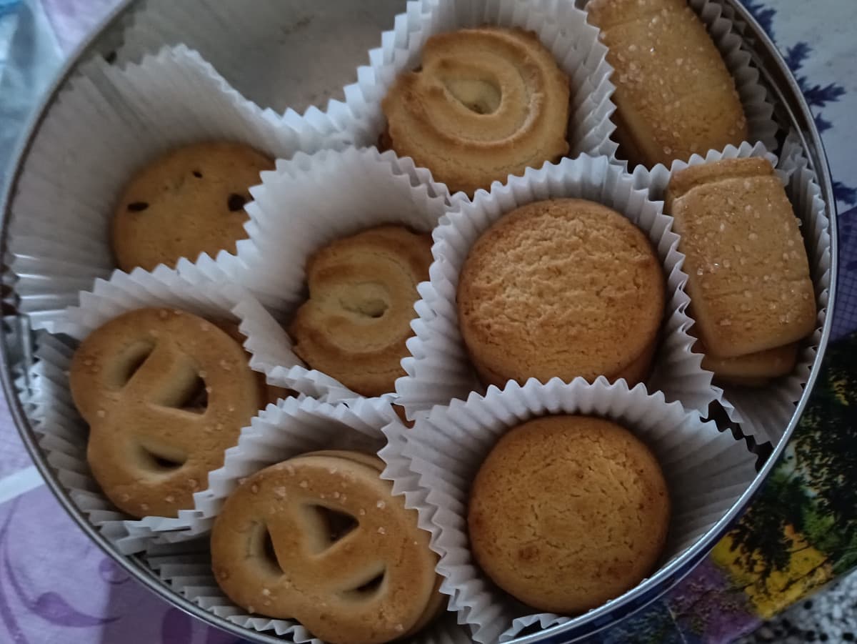Cara 21enne buona la tua brioche, ma io nella scatola del cucito ho trovato dei biscotti. Ho vinto io