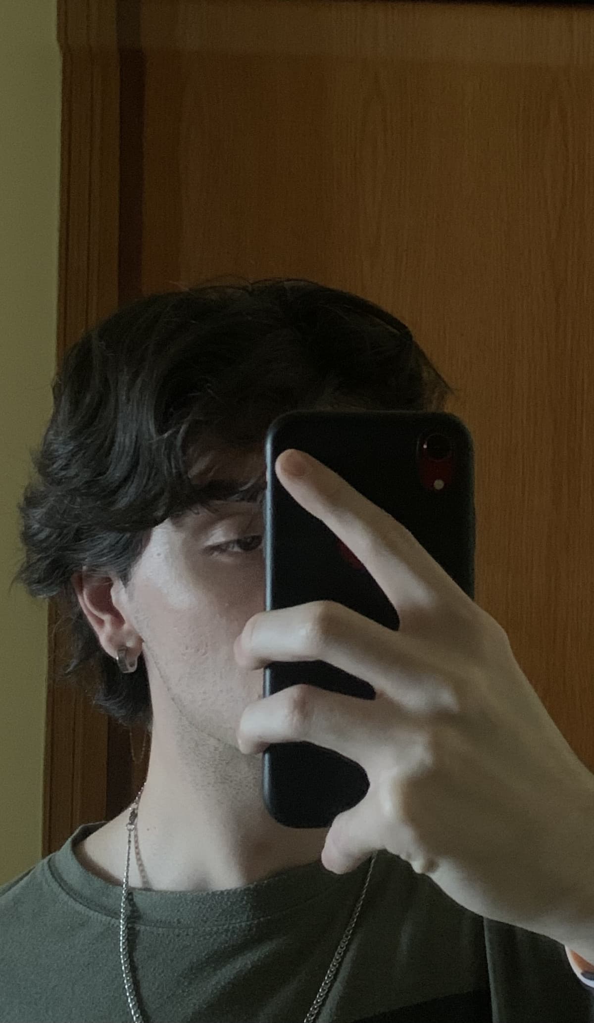 voglio strapparmi le orecchie, stare in silenzio, assordante, talmente tanto da rimpiangerlo ma essendomi liberato
