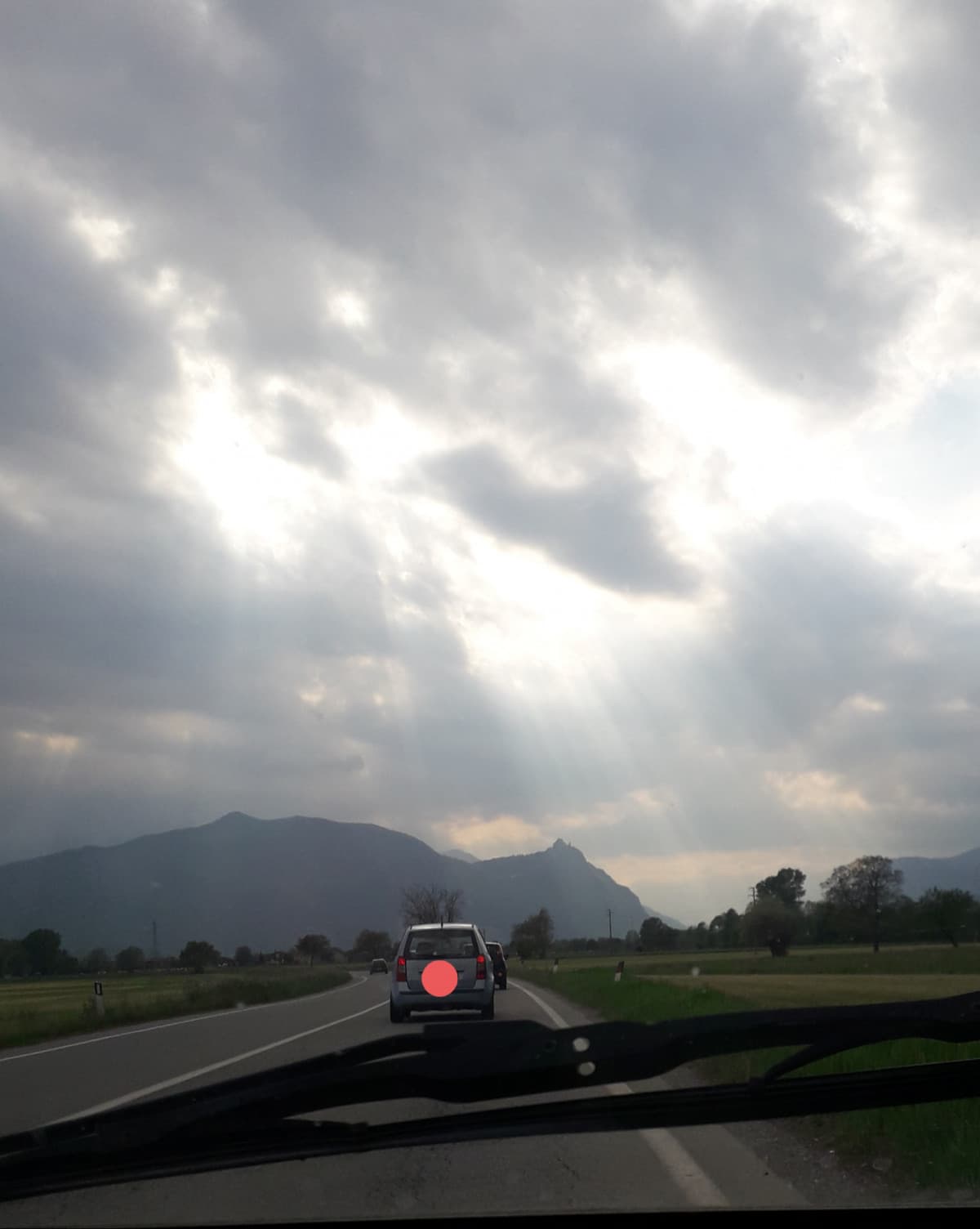 Ma luce divina spostati proprio ahaha