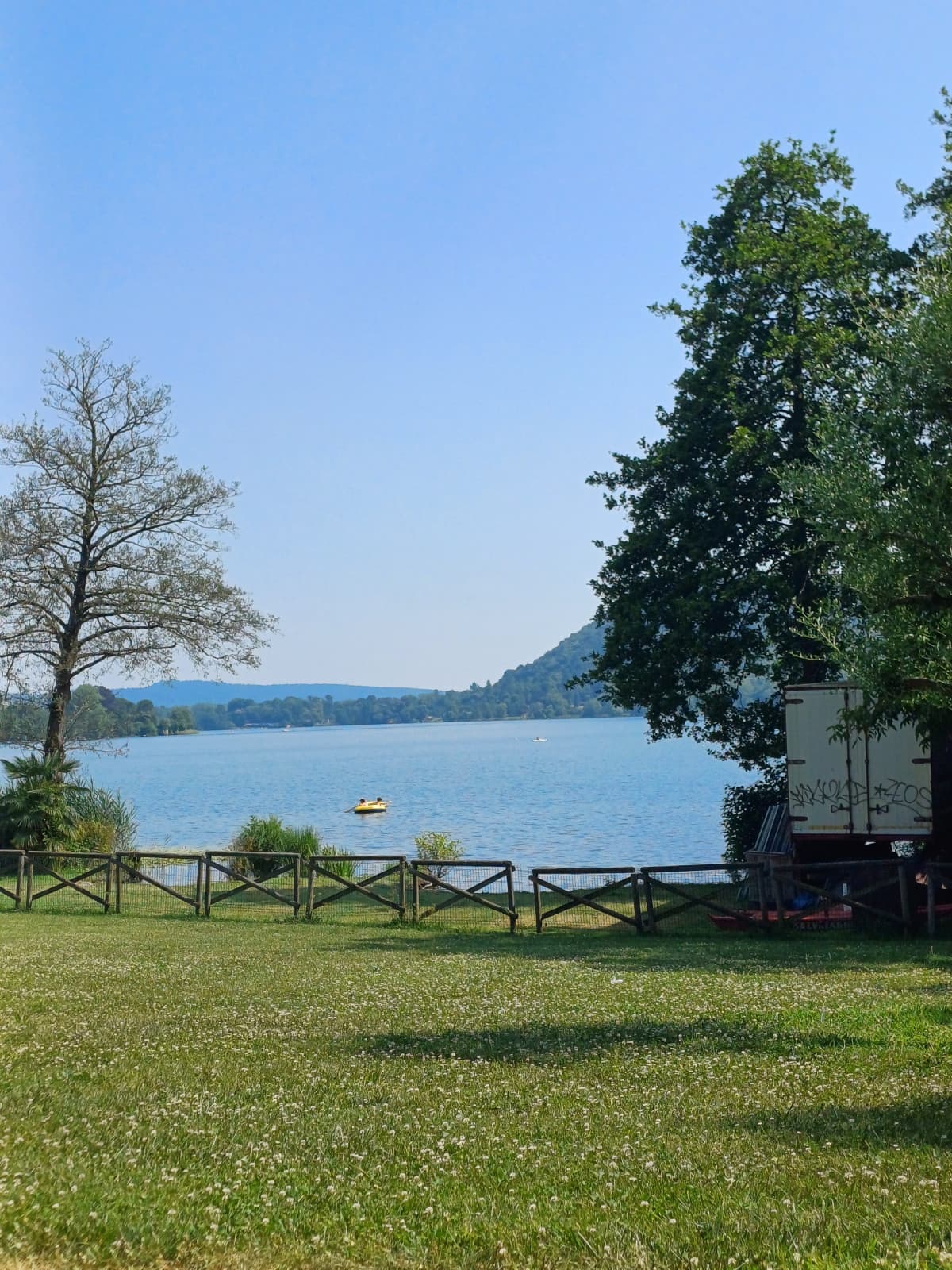 Giro in moto con destinazione lago, purtroppo non ho il costume